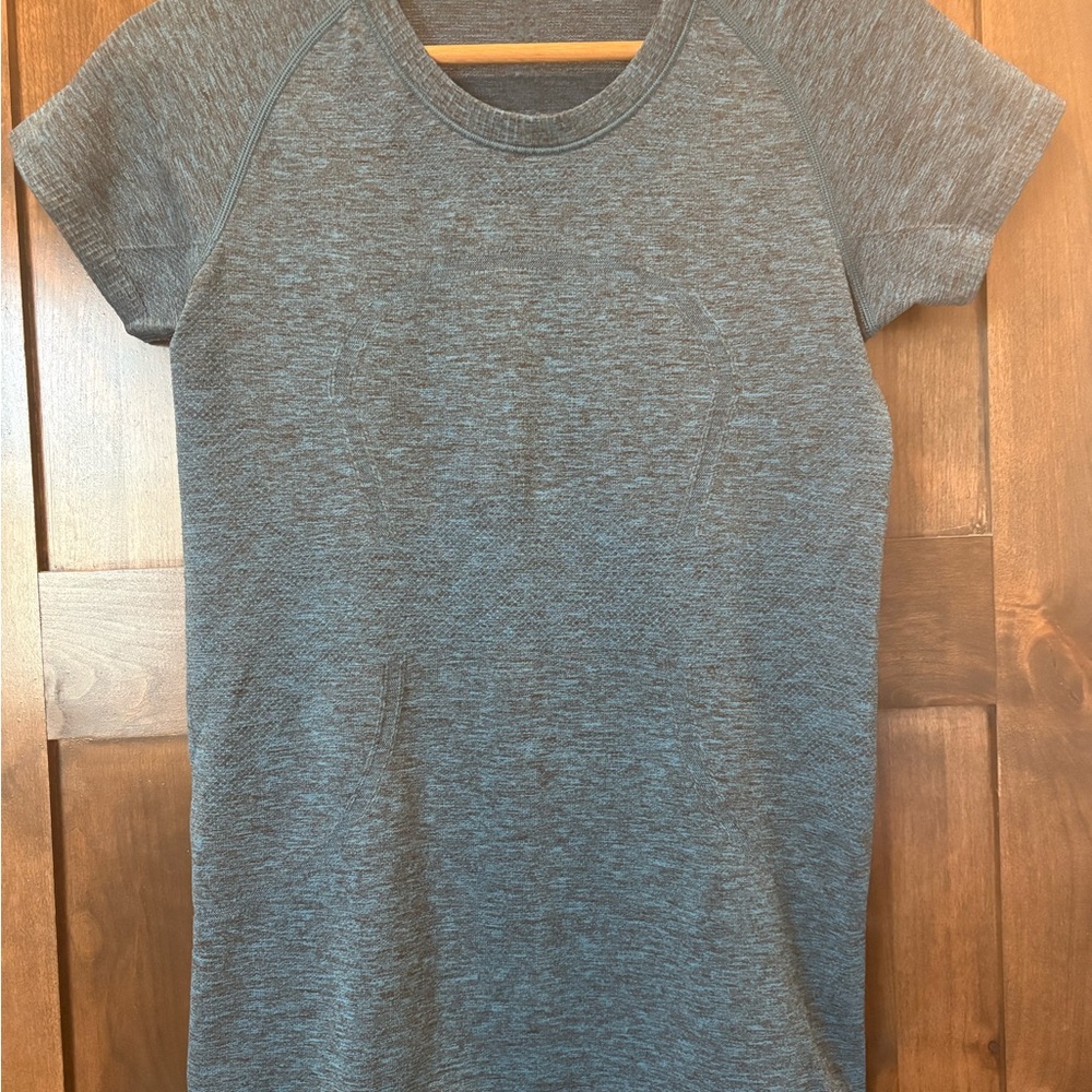 Lululemon Athletica blue/grey Fitted Short Sleeve Tee